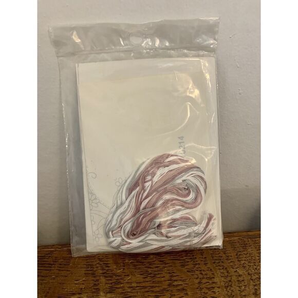 Iron-On to Stitch SET 2 Hearts 10214 Grey Lace 10206 Flora 10203 CrossStitch KIT - Picture 11 of 12